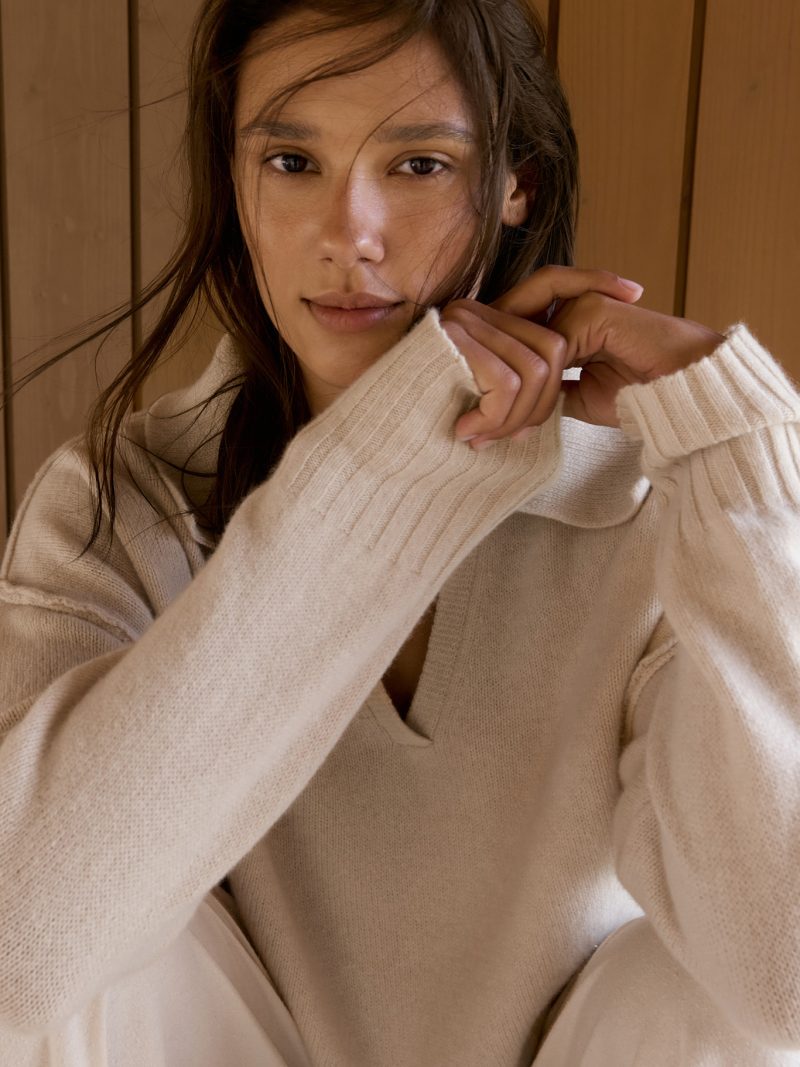 Stone cashmere polo